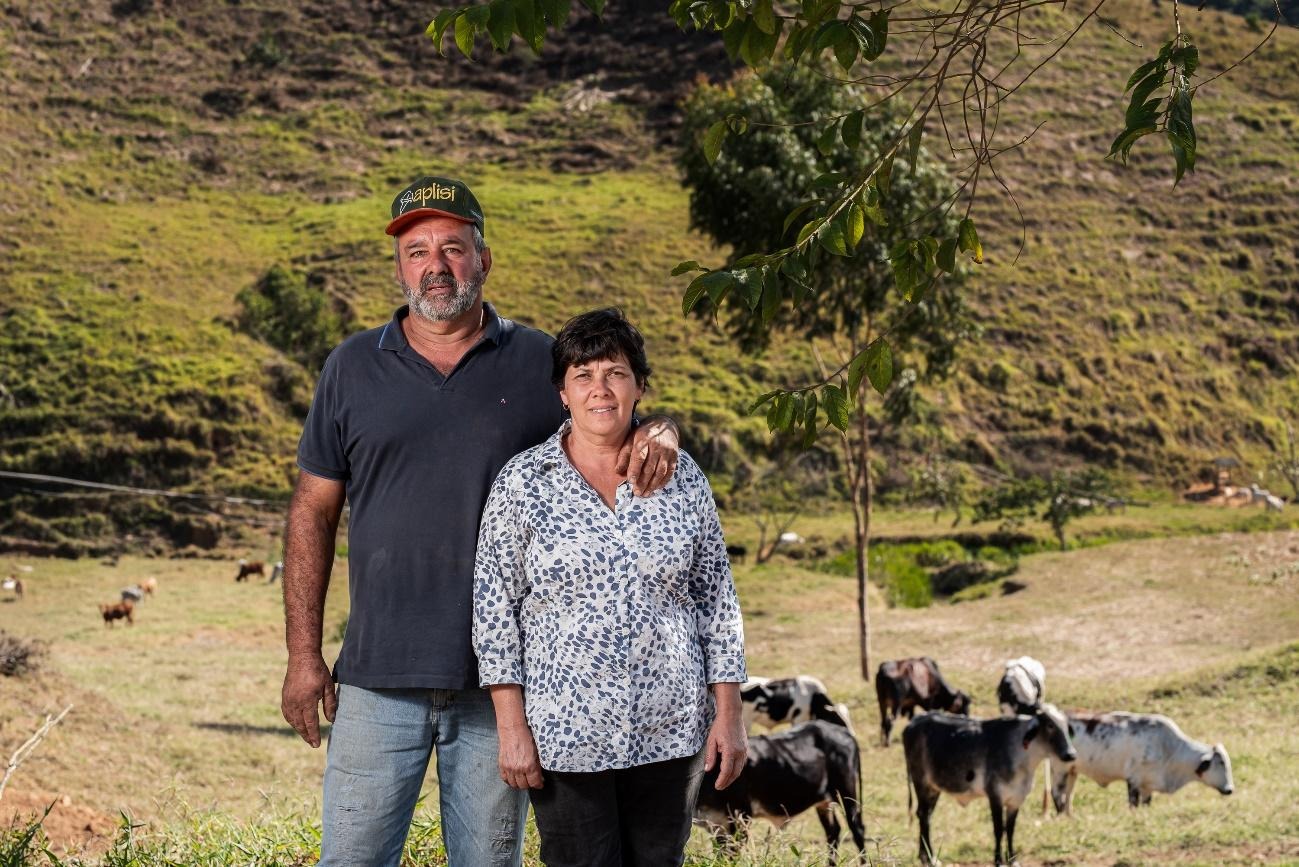 Homem com vaca

Descrição gerada automaticamente