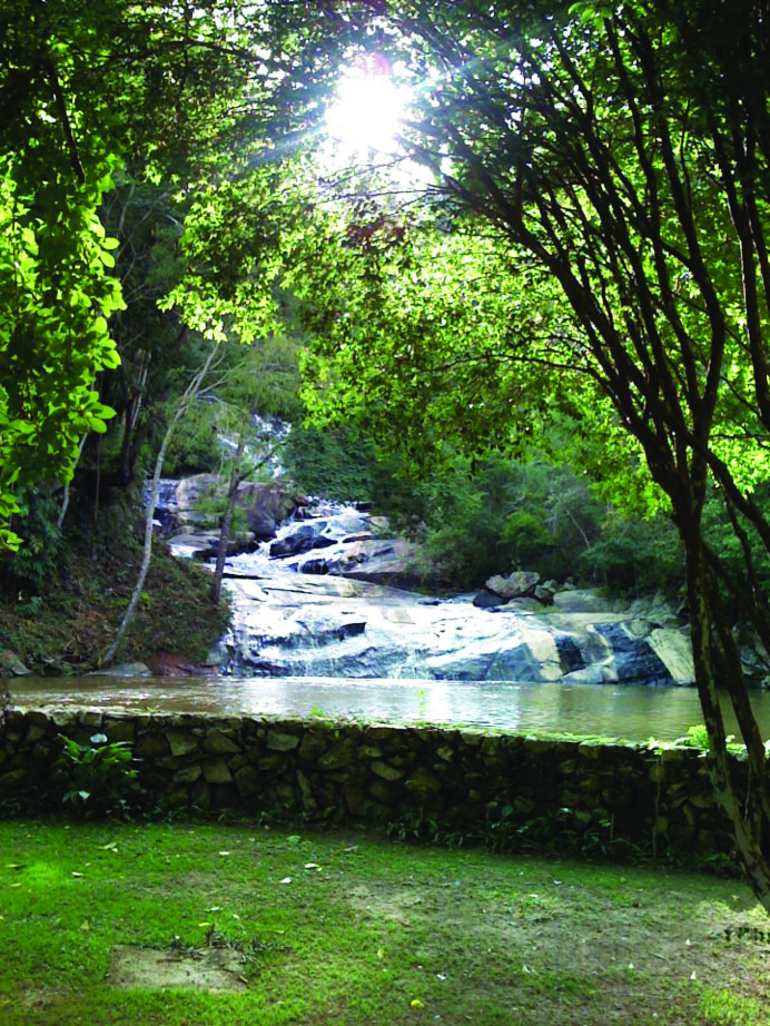 cachoeira.jpg (985 KB)