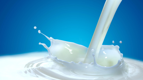 Indústria investe milhões em campanha para incentivar o consumo e divulgar qualidade nutricional do leite