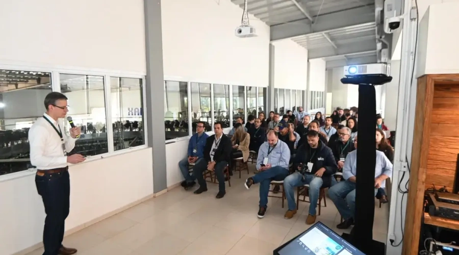 Boehringer Ingelheim reúne autoridades e setor leiteiro para apresentar avanços em biosseguridade e combate à resistência  antimicrobiana